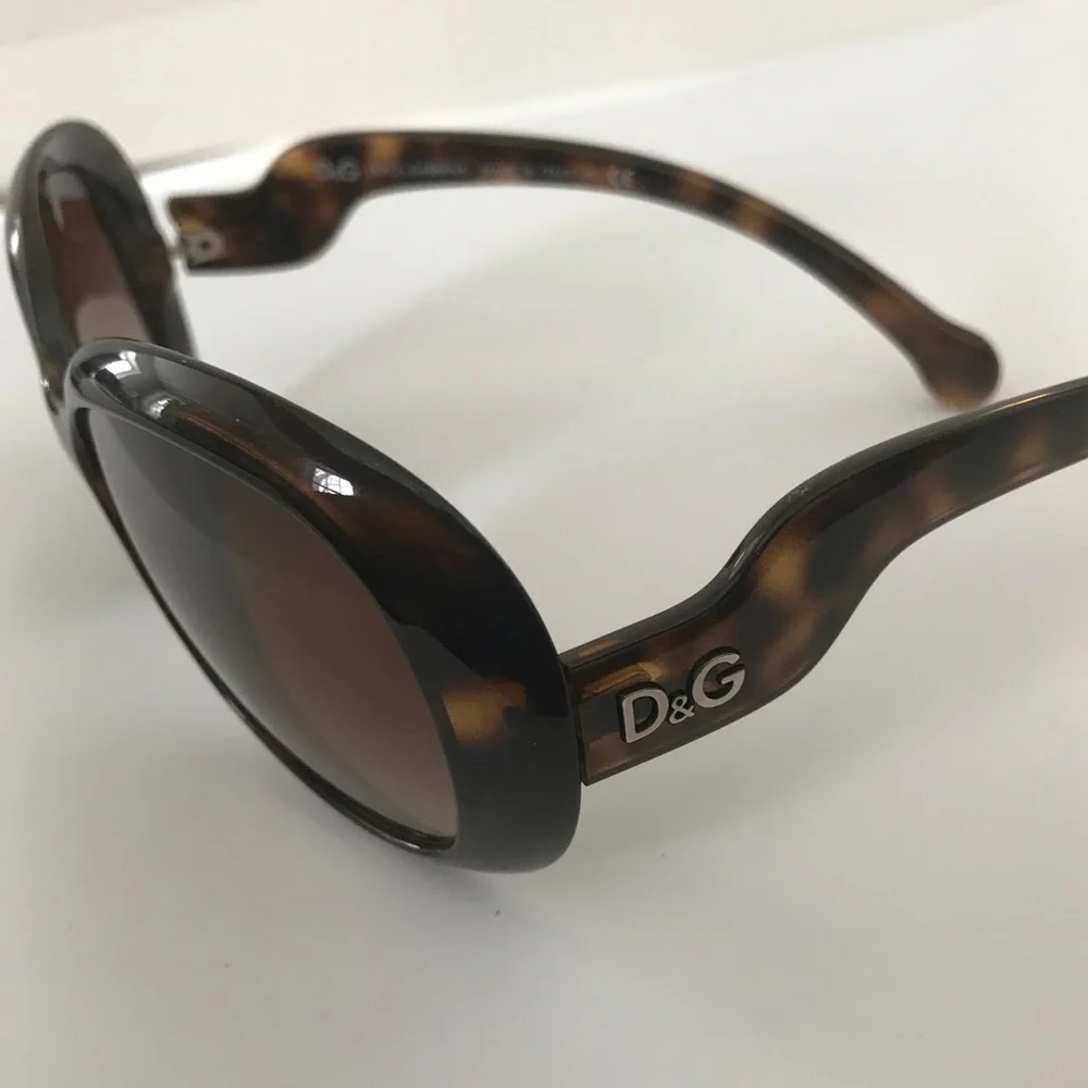 Like-new Dolce & Gabbana Tortoiseshell Sunglasses - Picture 3 of 11